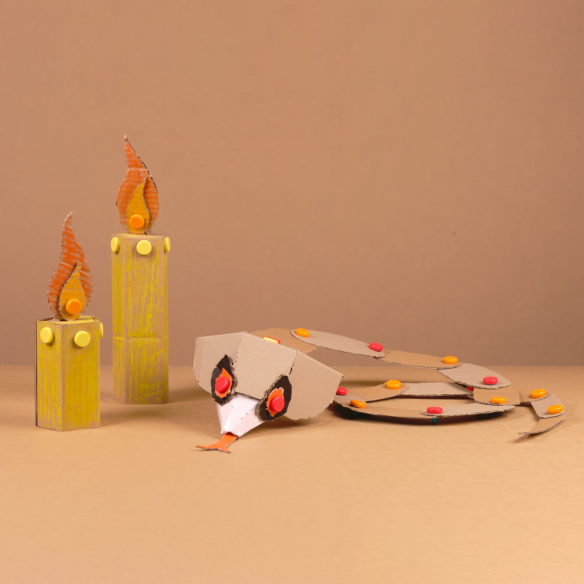 Makedo_SCRU-DOT_PDP_Summer-Daze_snake-candle_x2048_f99ecabb-3045-4c1a-b81c-f09d1969a6ab