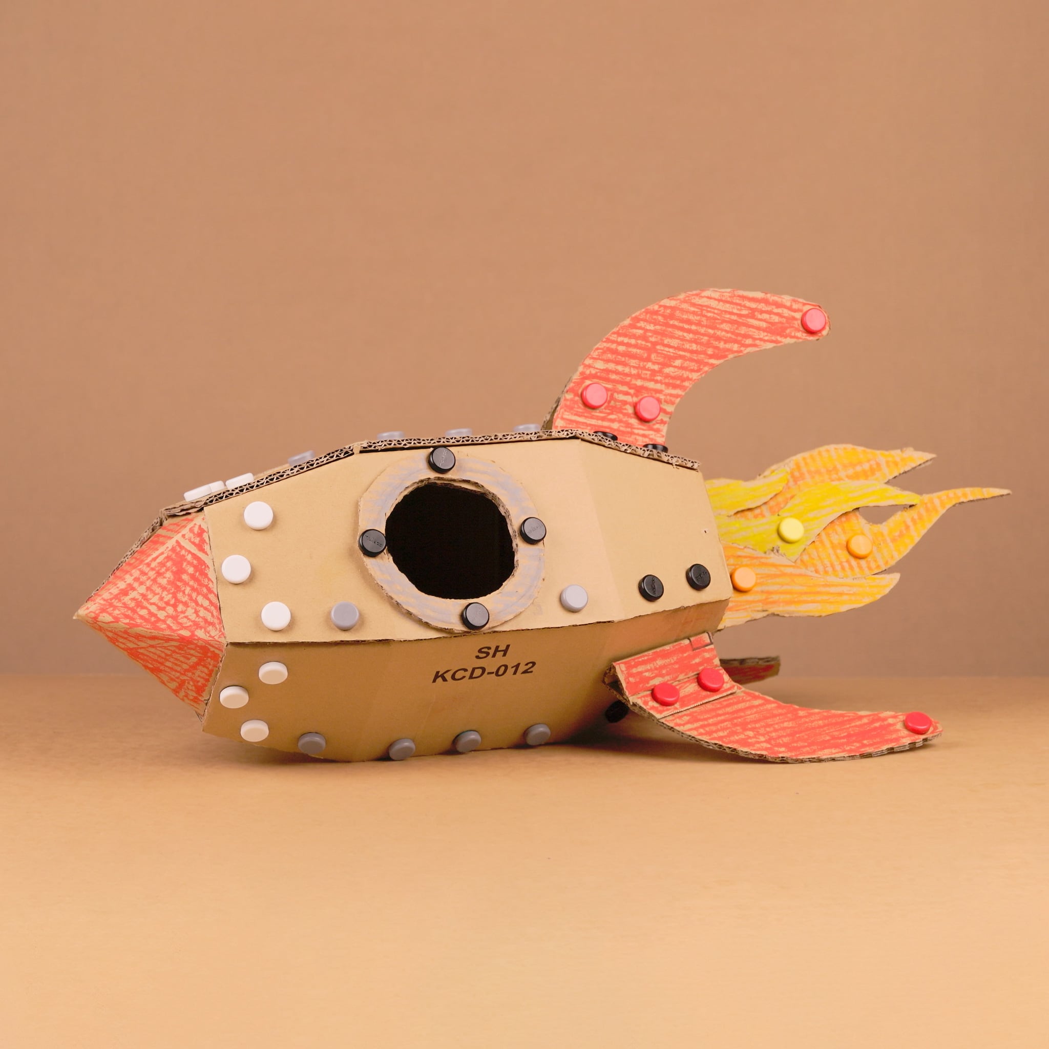 Makedo_SCRU-DOT_PDP_combo-rocket_x2048_968cc192-3550-4f53-a385-4b6cb7781751